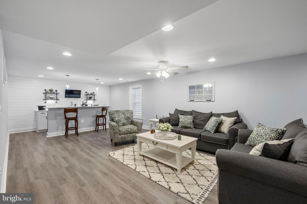 16010 HARRISON WAY