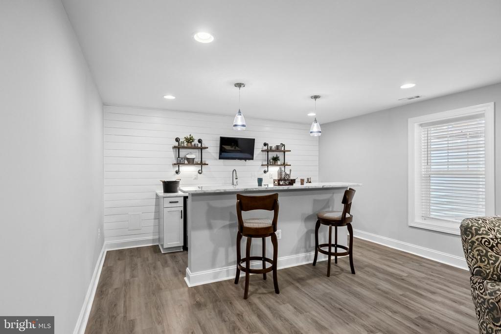 16010 HARRISON WAY