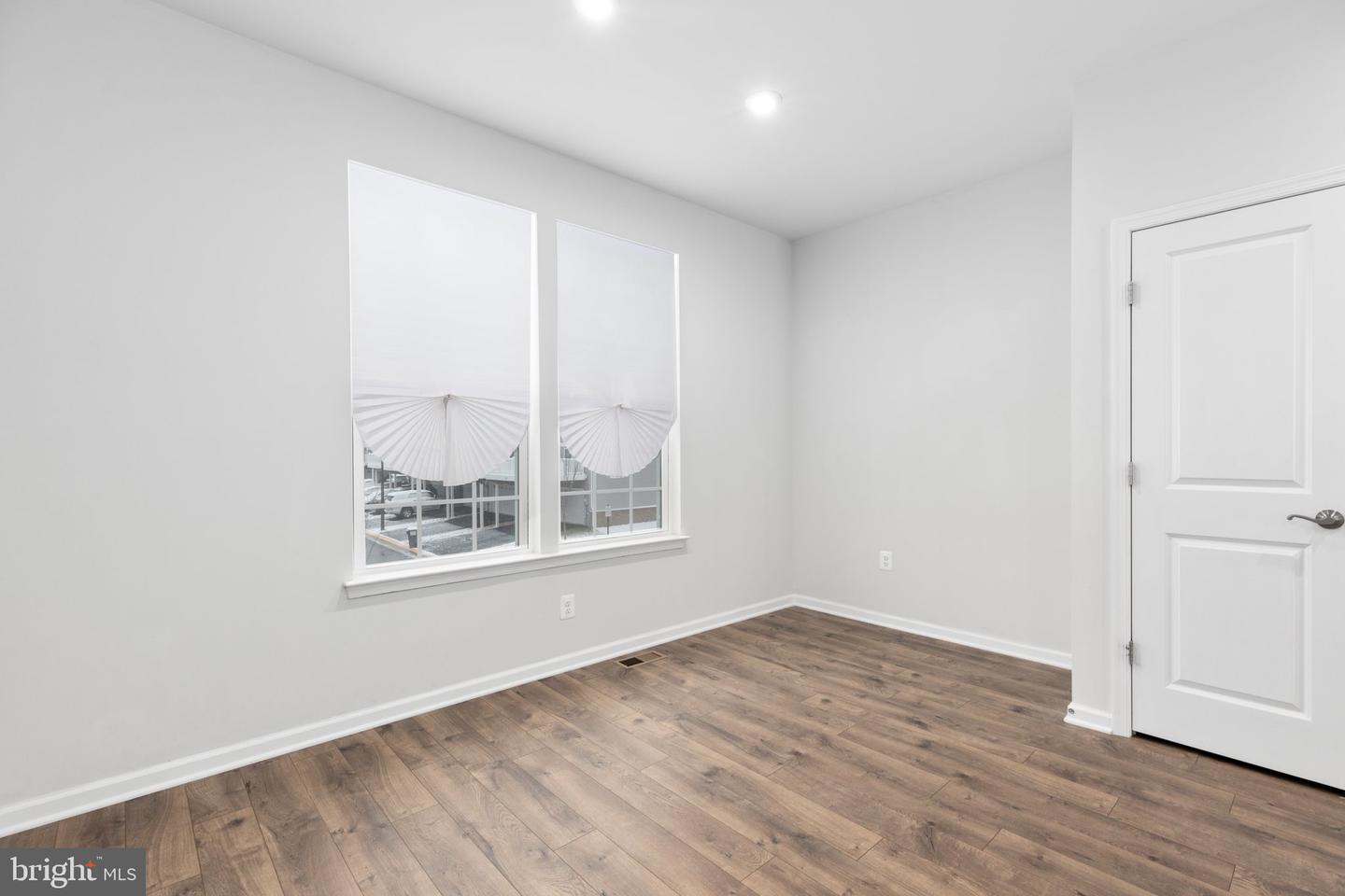 1833 Sag Harbor LANE