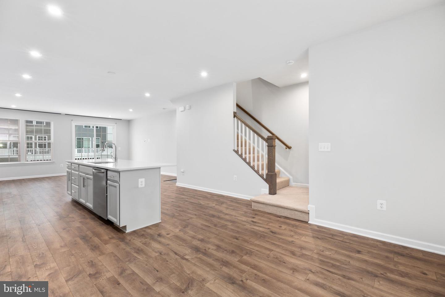 1833 Sag Harbor LANE