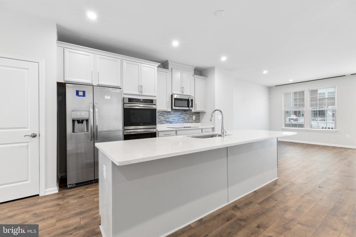 1833 Sag Harbor LANE