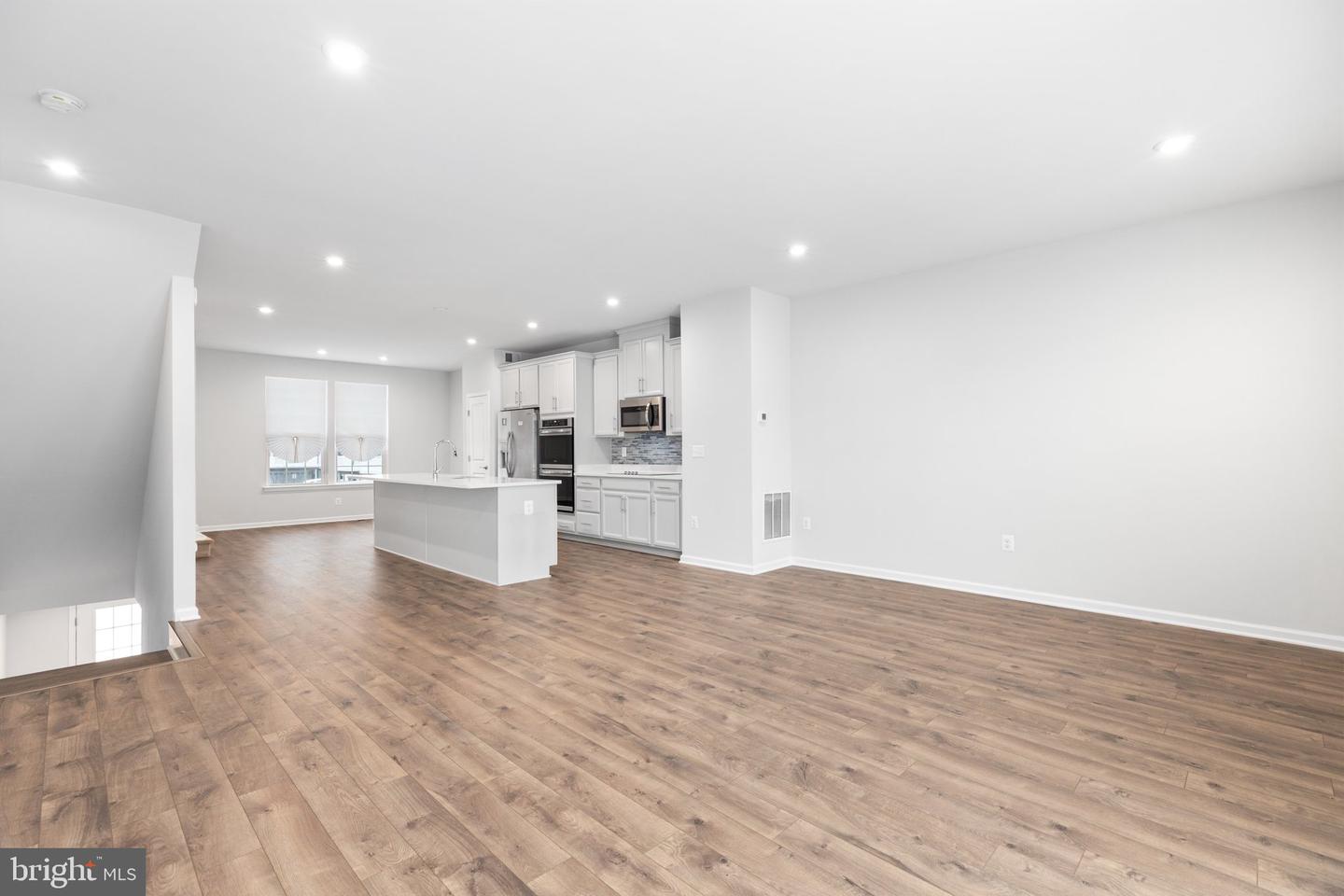 1833 Sag Harbor LANE