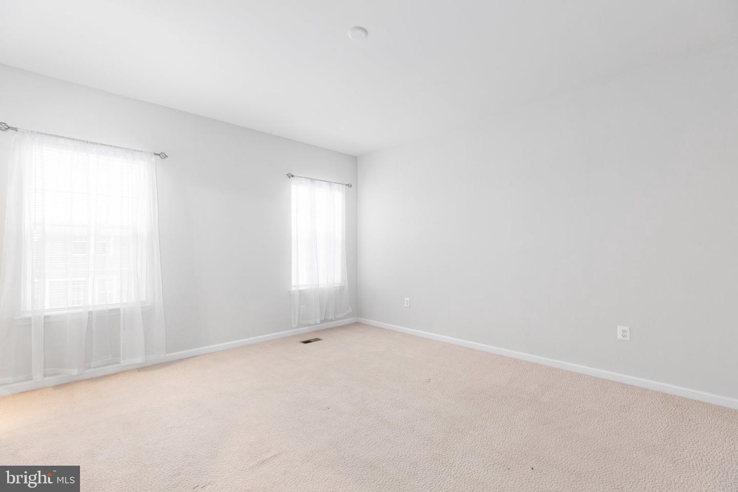 1833 Sag Harbor LANE