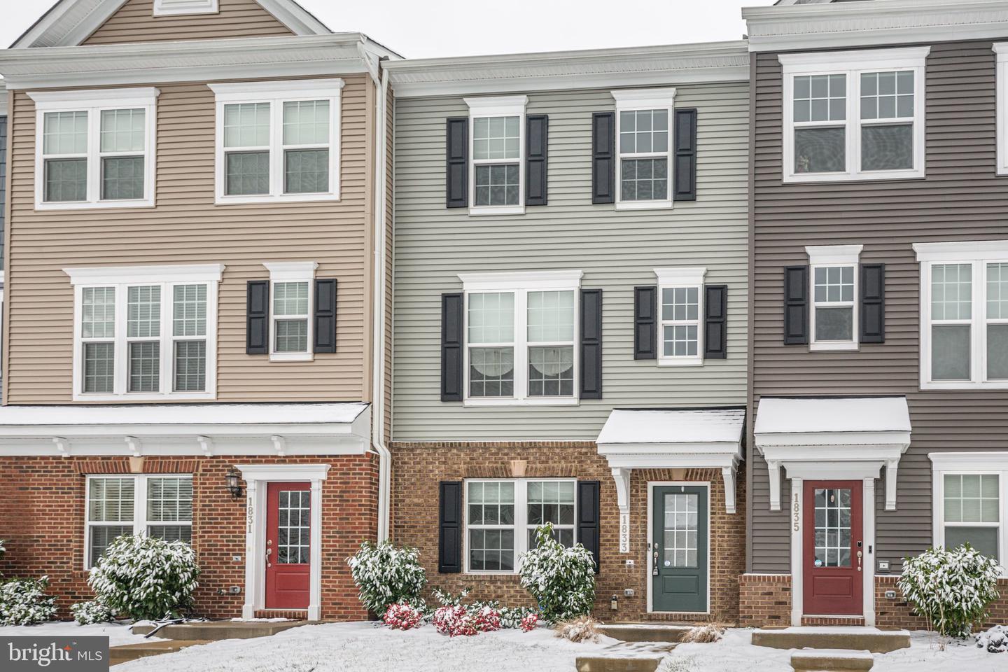 1833 Sag Harbor LANE