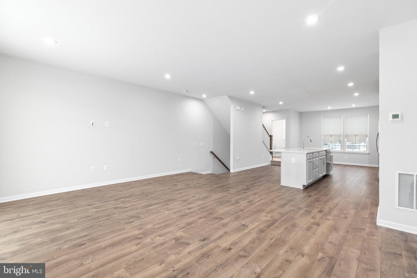 1833 Sag Harbor LANE