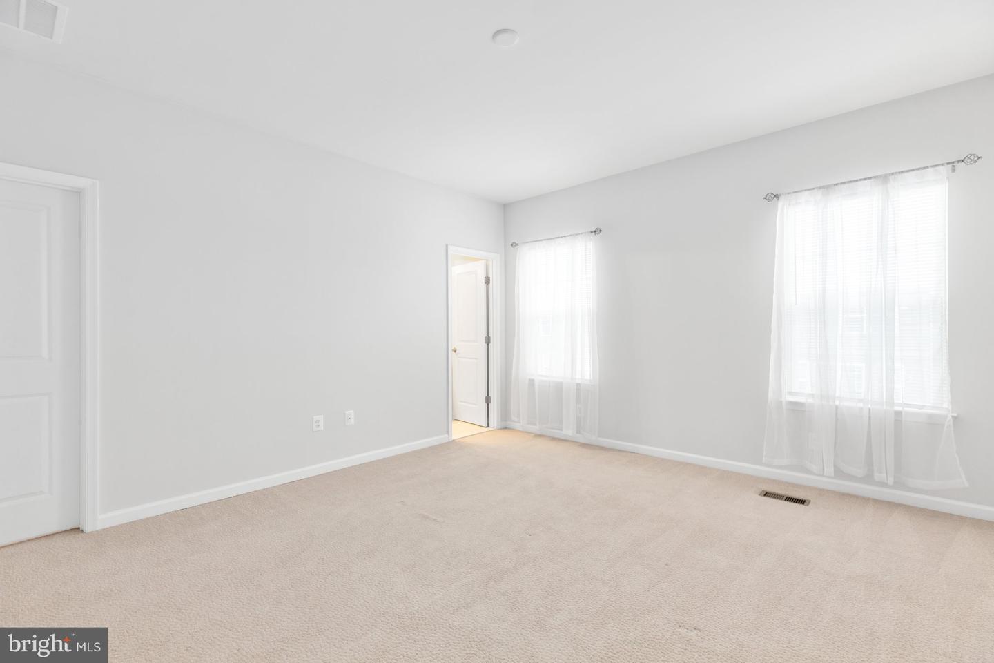 1833 Sag Harbor LANE