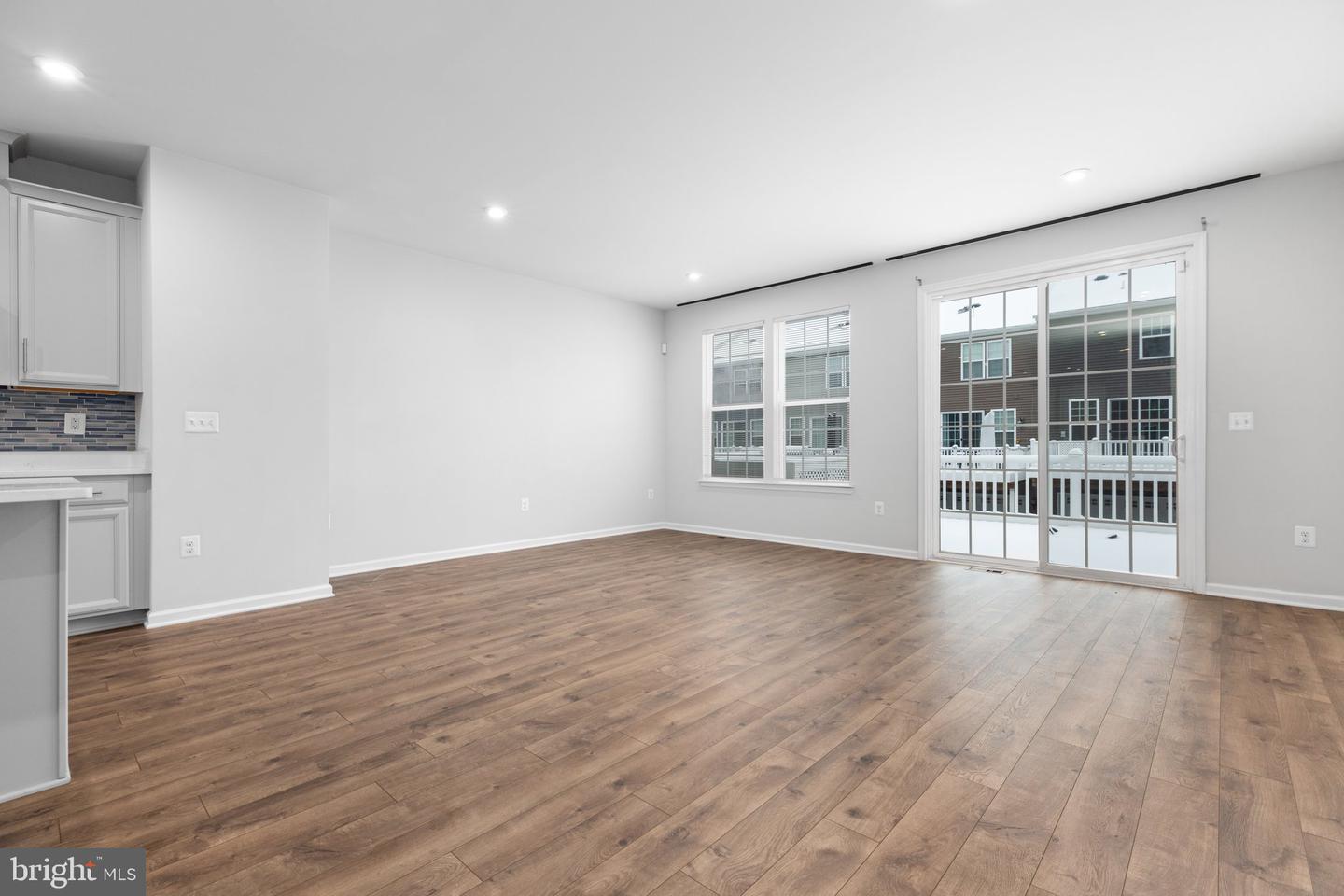 1833 Sag Harbor LANE