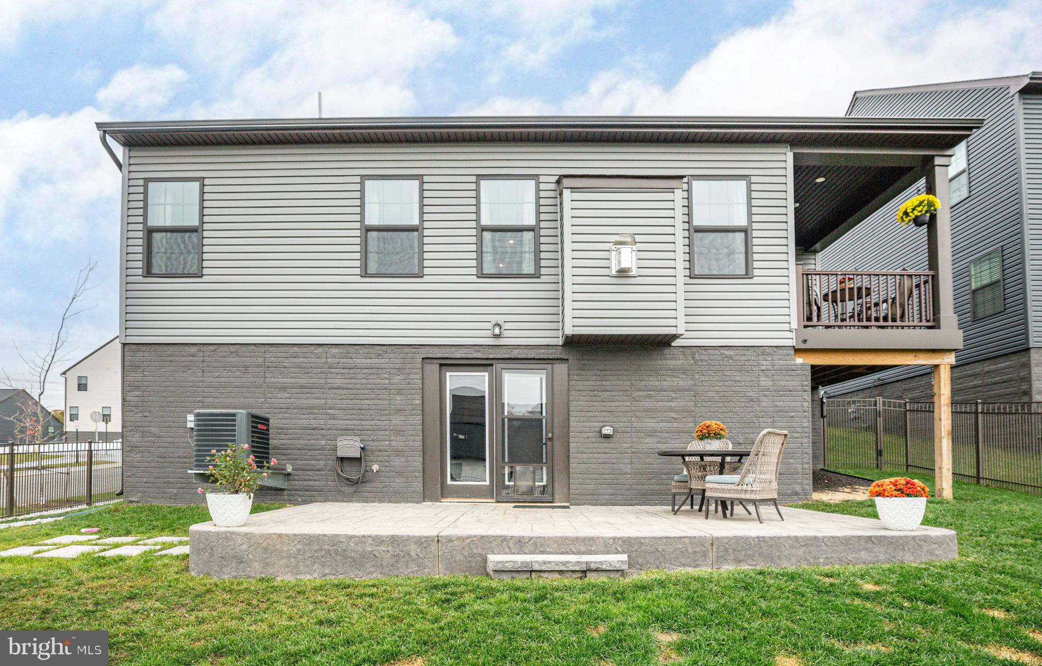 1601 Rampart Drive