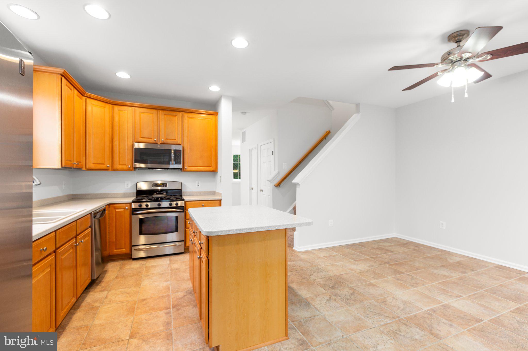 1412 Saunders Dr