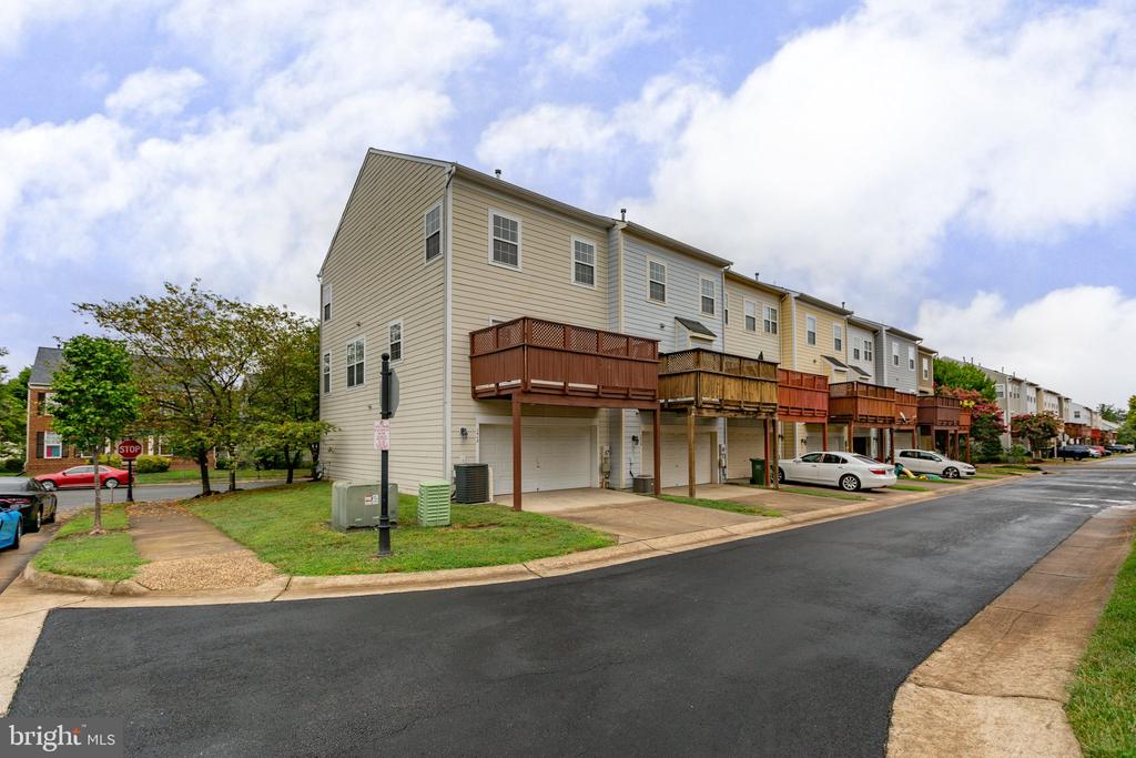 1412 Saunders Dr