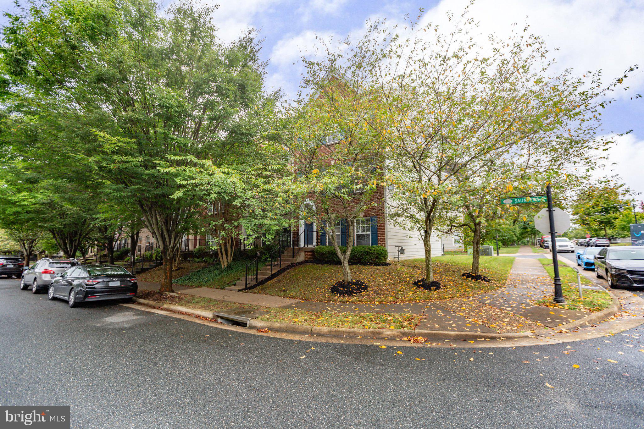 1412 Saunders Dr