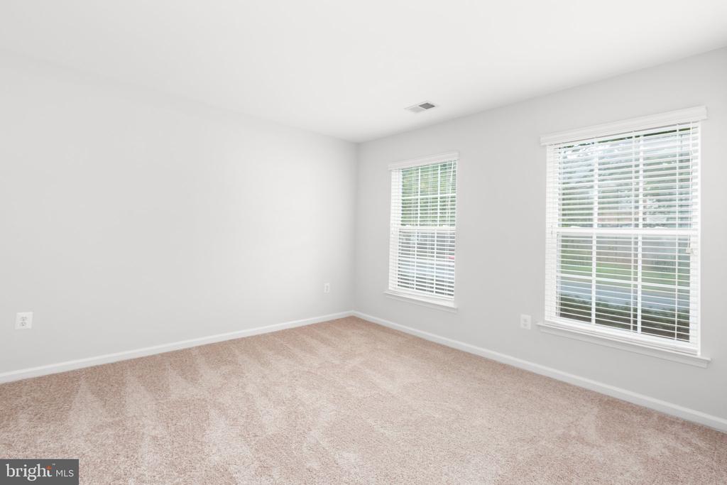 1412 Saunders Dr
