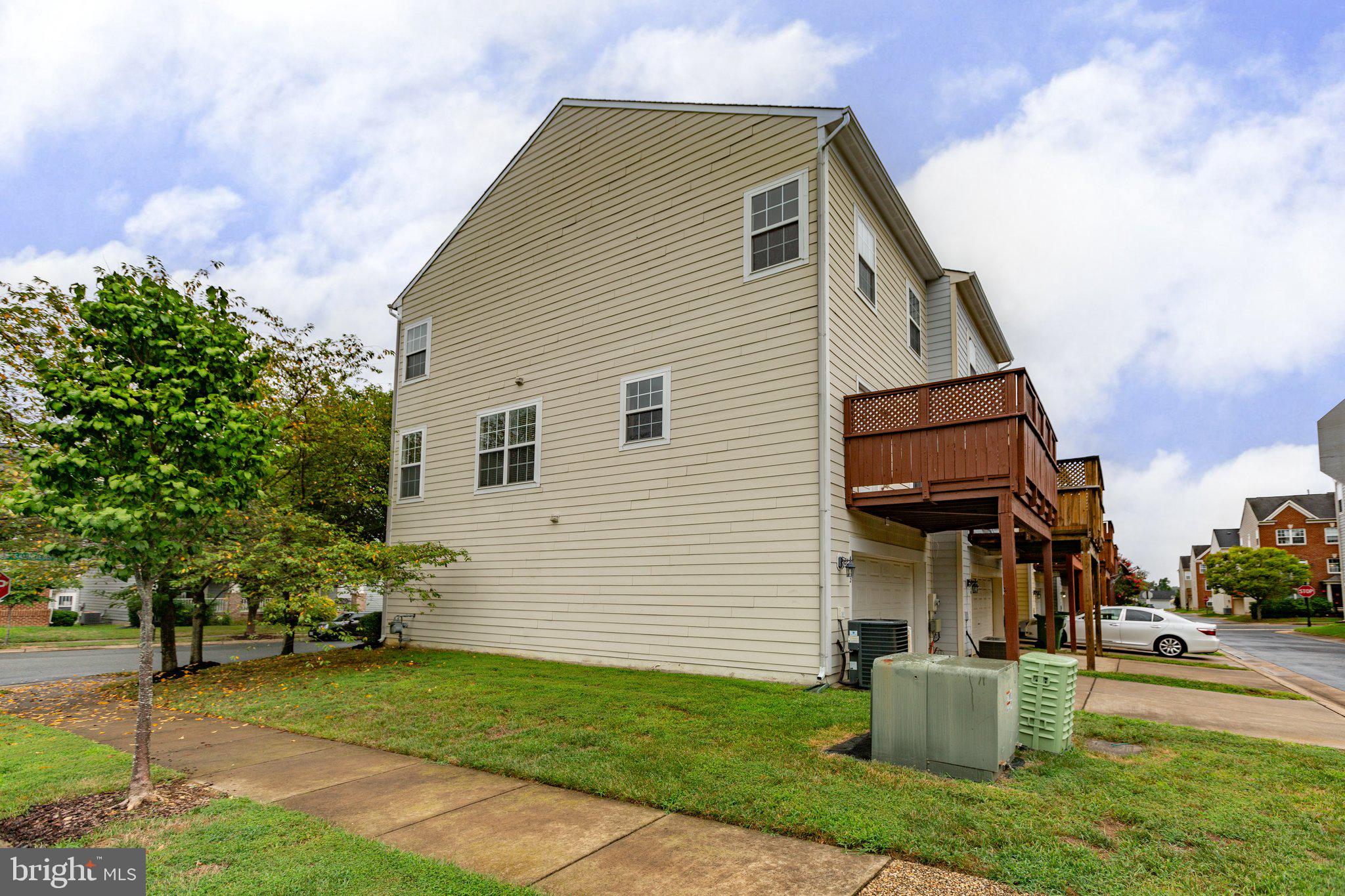 1412 Saunders Dr