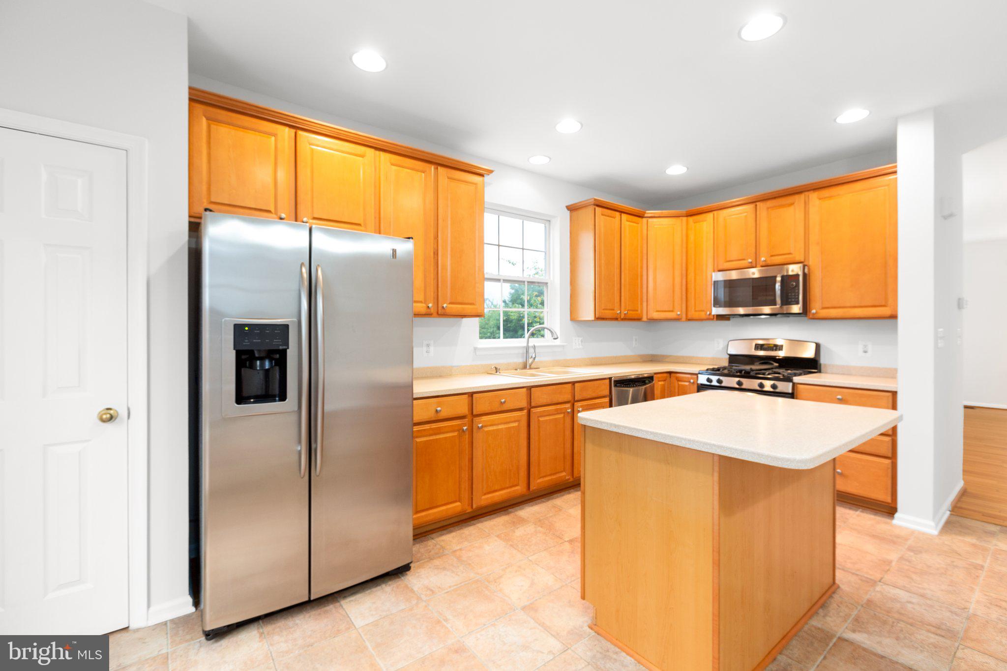 1412 Saunders Dr