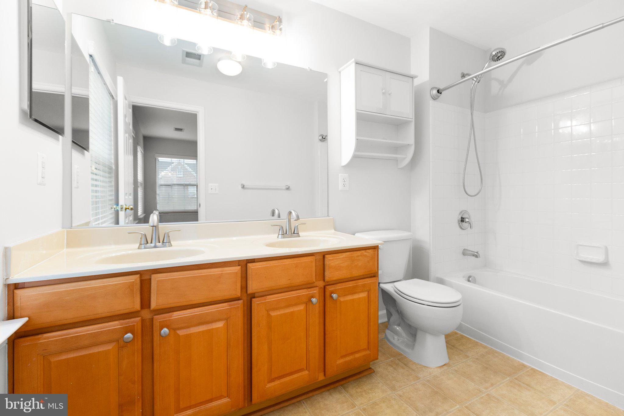 1412 Saunders Dr