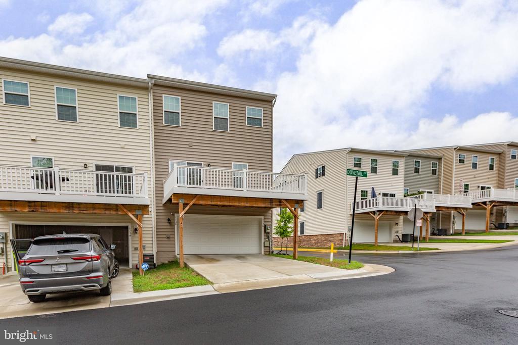 1136 Dovetail Cir