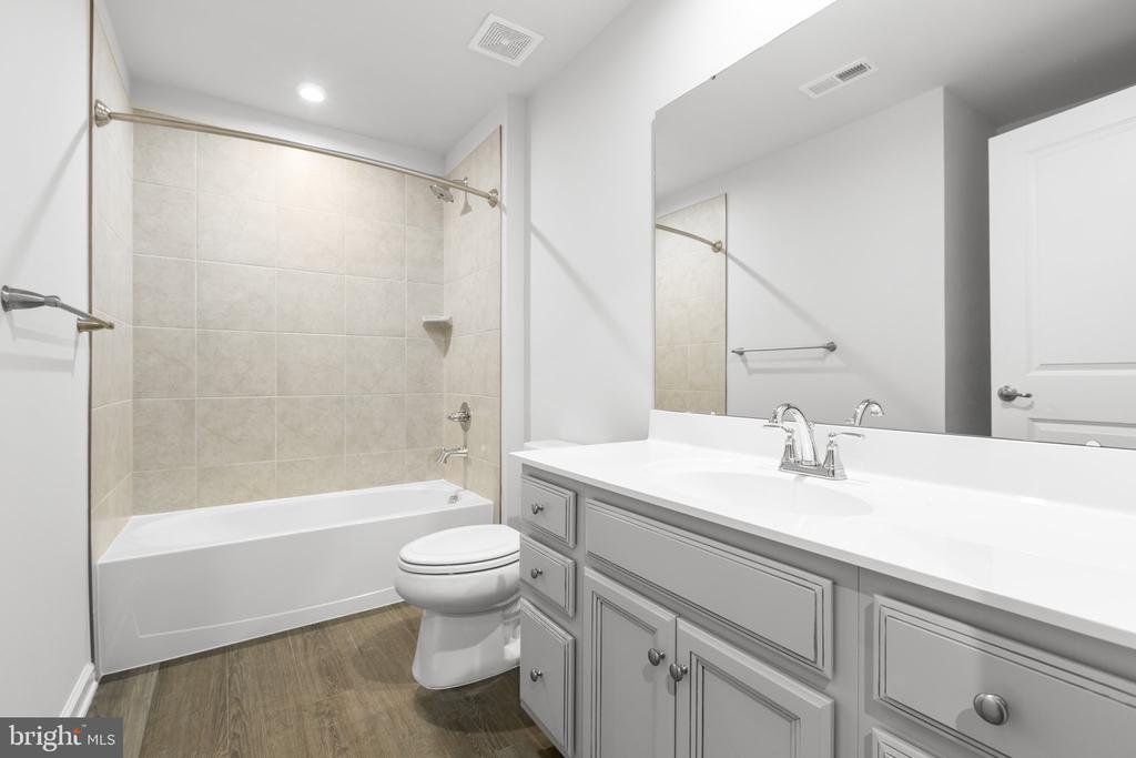 1136 Dovetail Cir