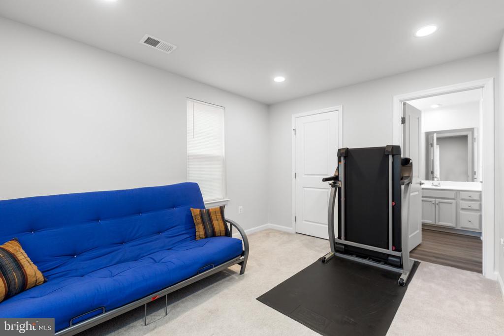 1136 Dovetail Cir