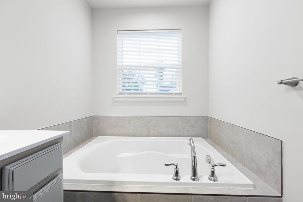 1136 Dovetail Cir