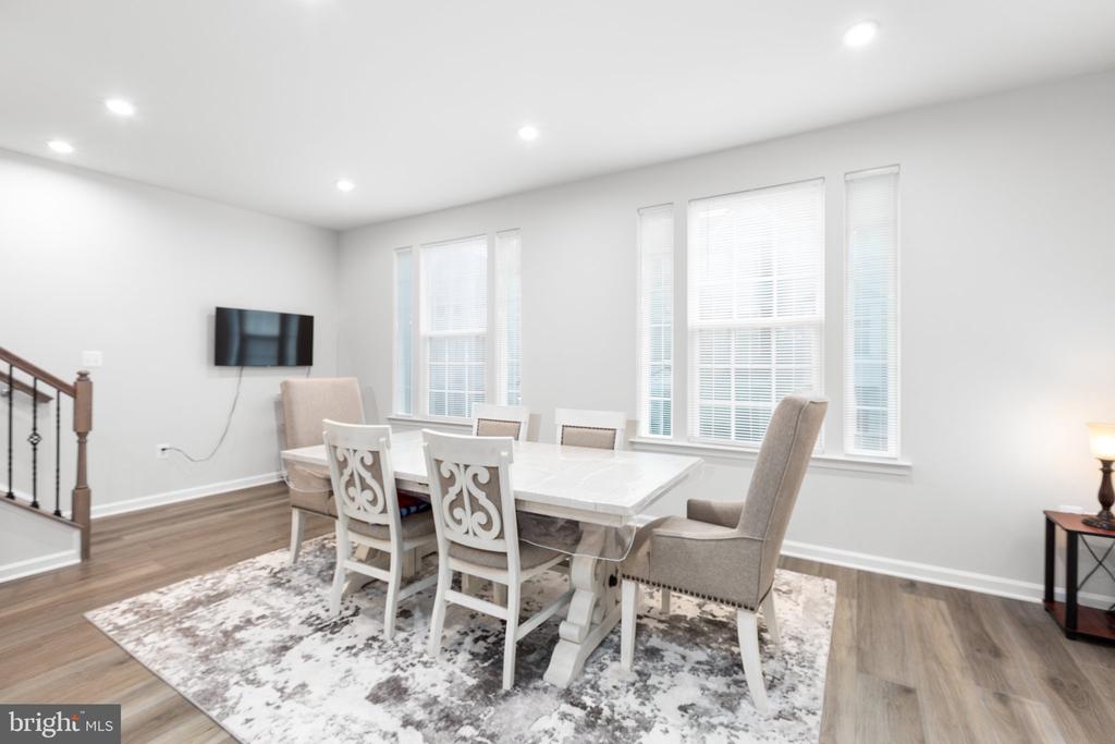 1136 Dovetail Cir