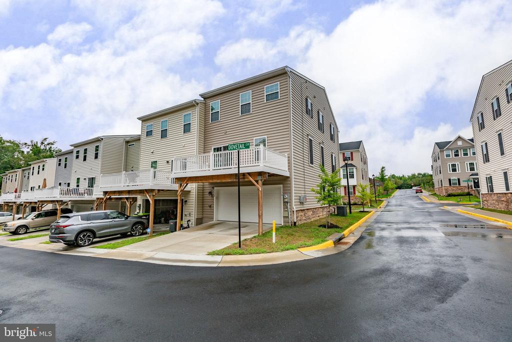1136 Dovetail Cir