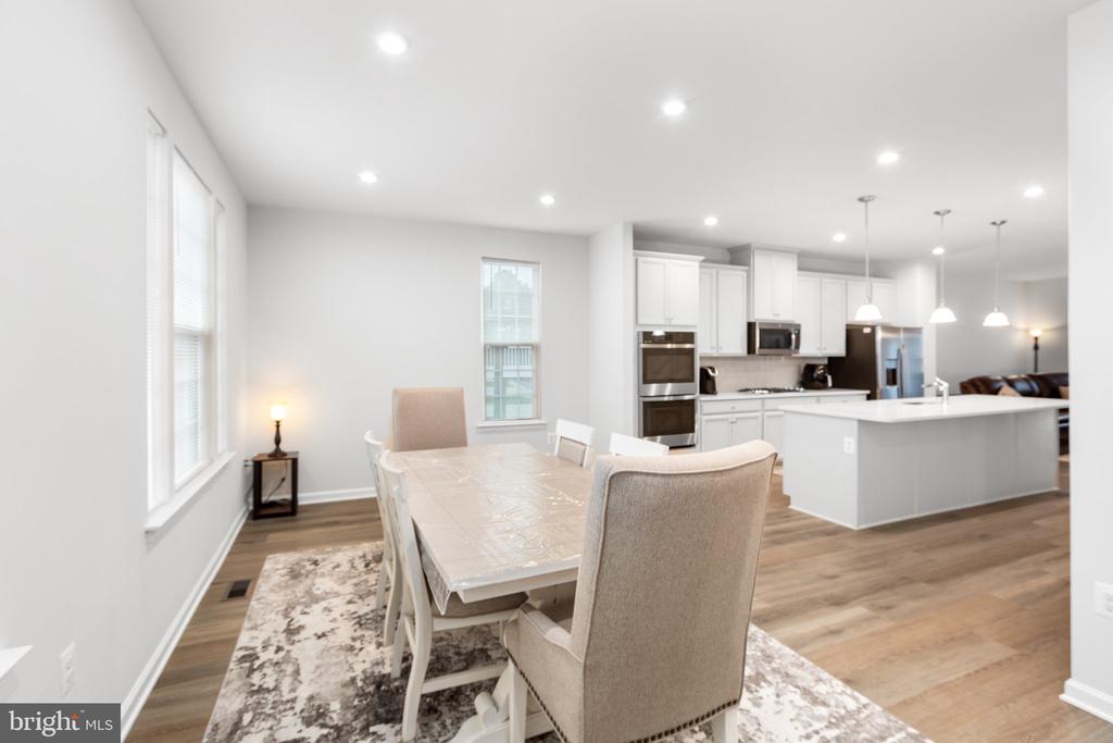 1136 Dovetail Cir