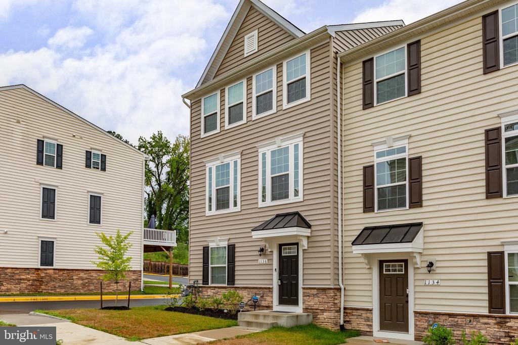 1136 Dovetail Cir