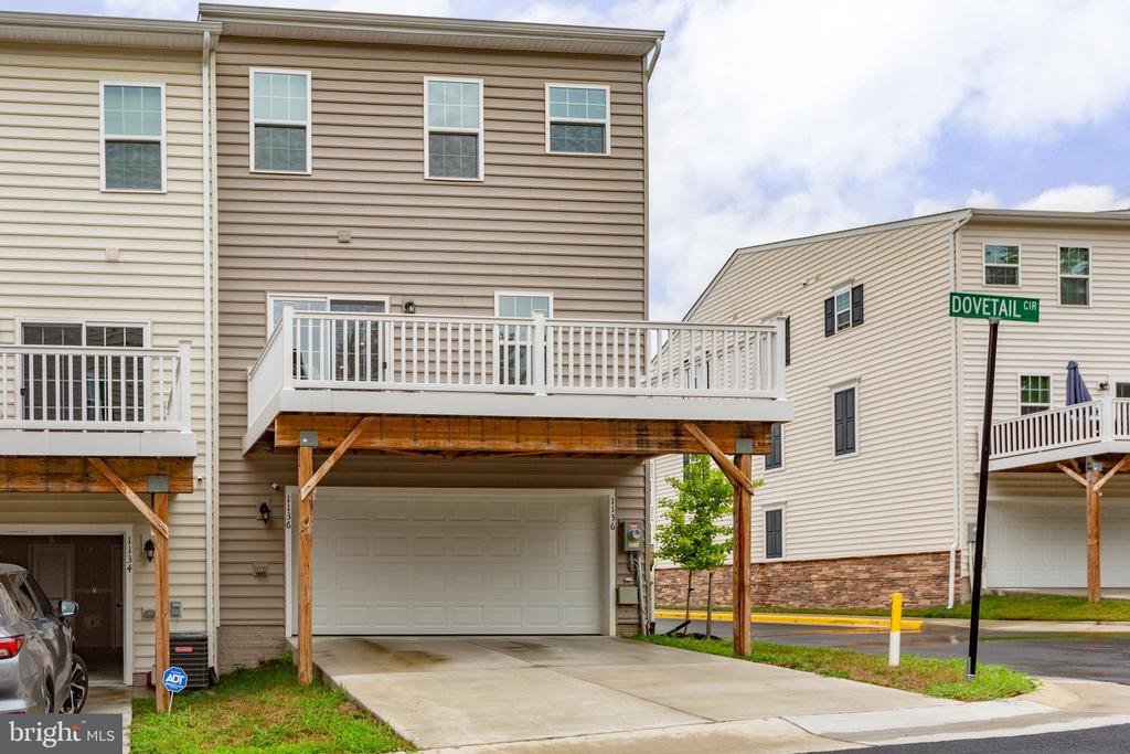 1136 Dovetail Cir