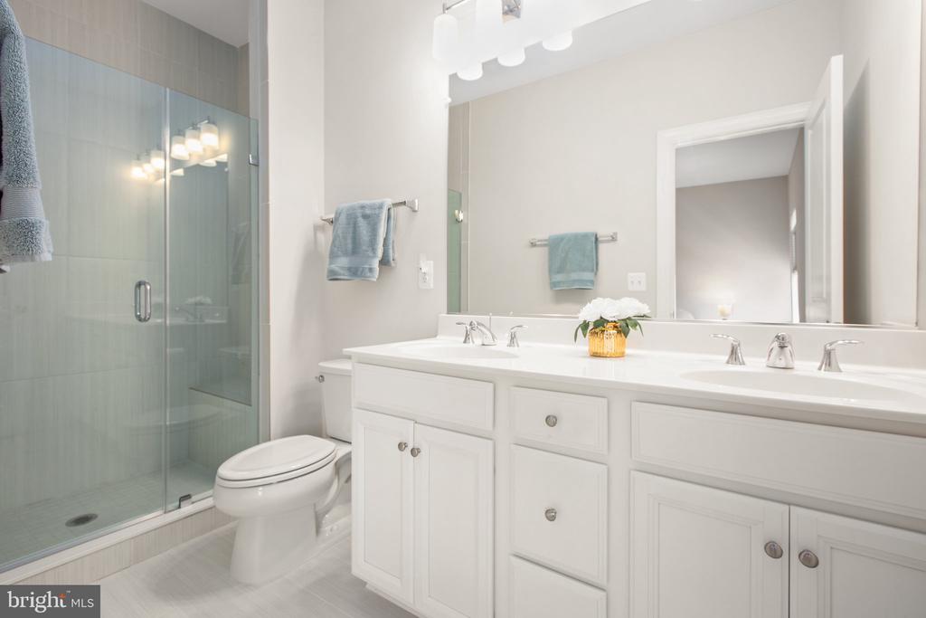 1827 Sag Harbor Ln