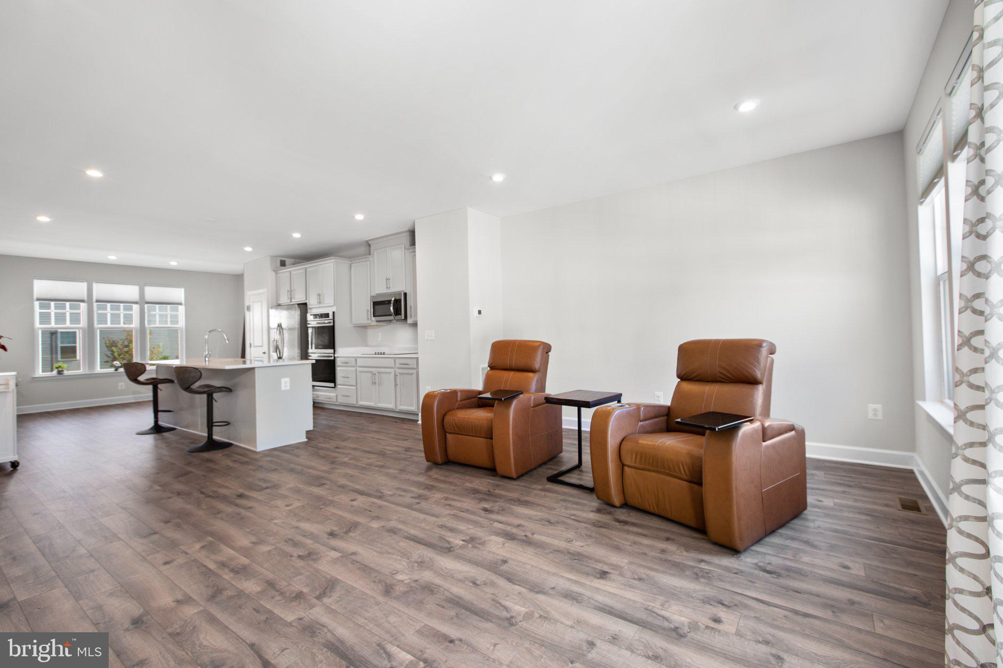 1827 Sag Harbor Ln