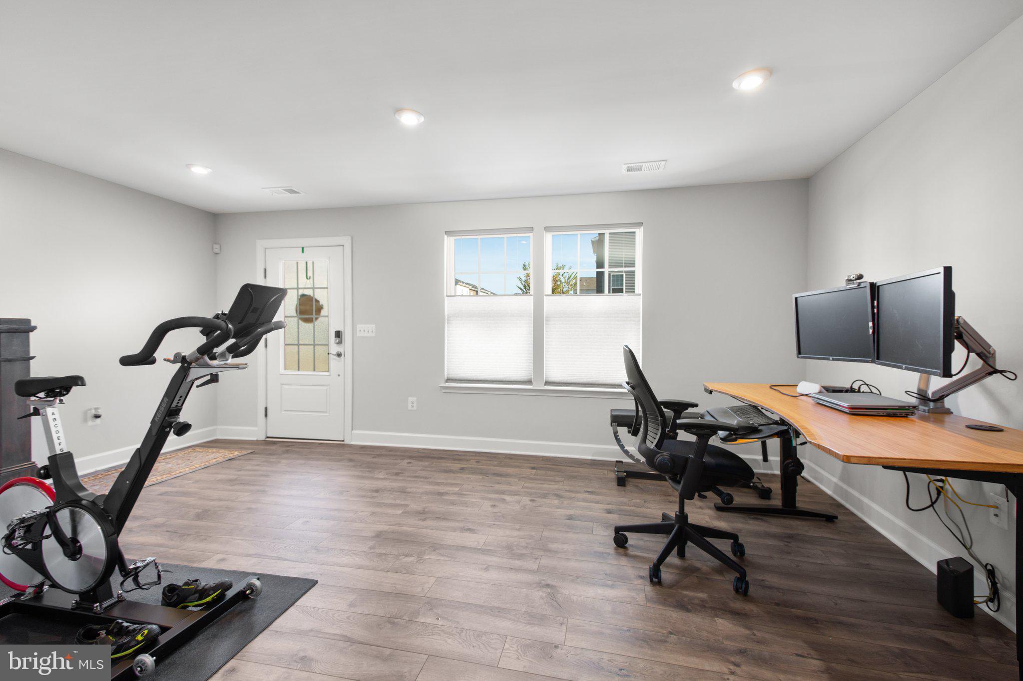 1827 Sag Harbor Ln
