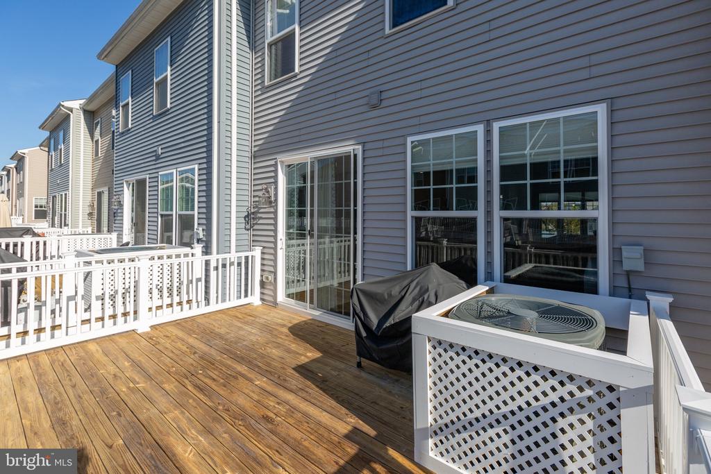 1827 Sag Harbor Ln