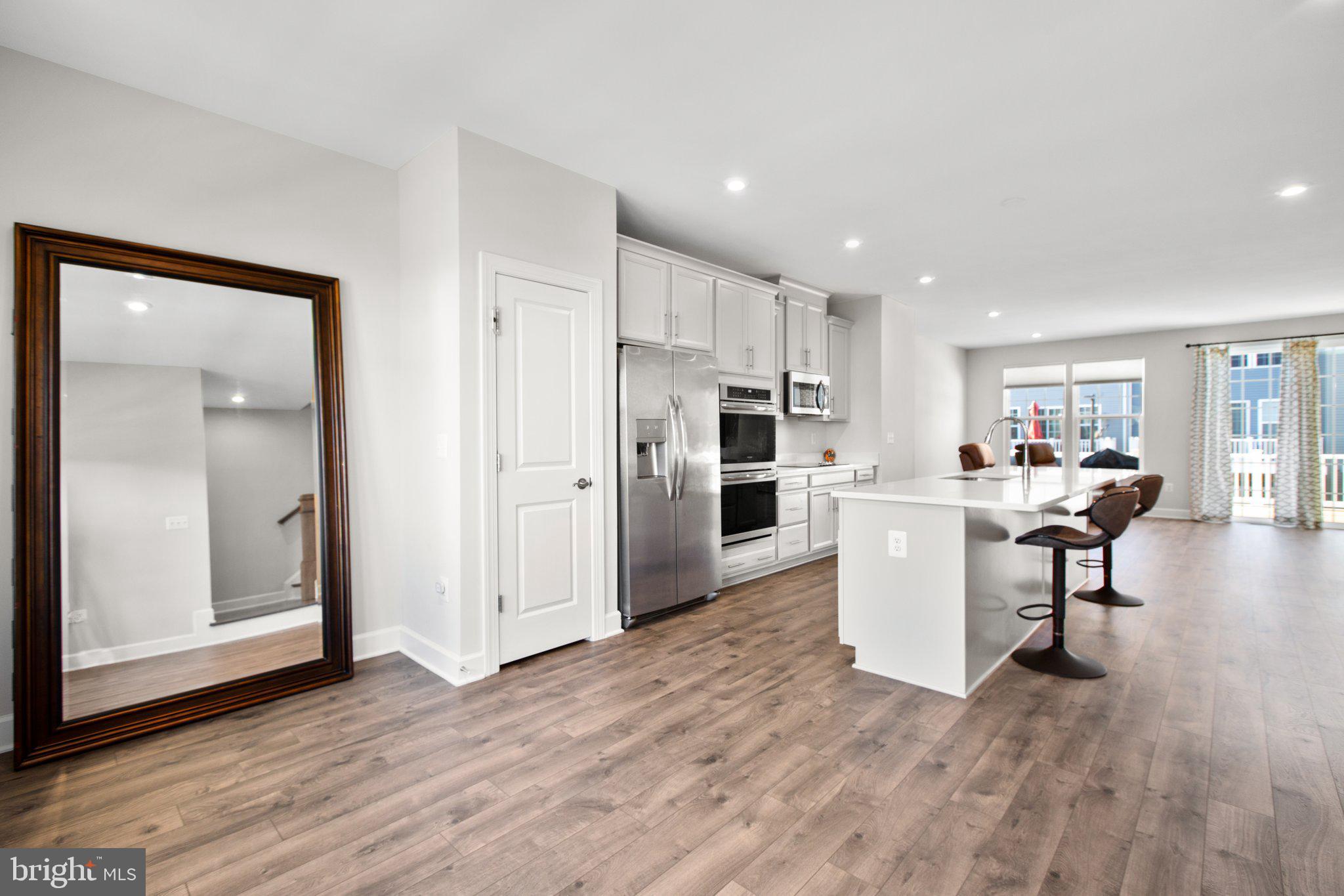 1827 Sag Harbor Ln