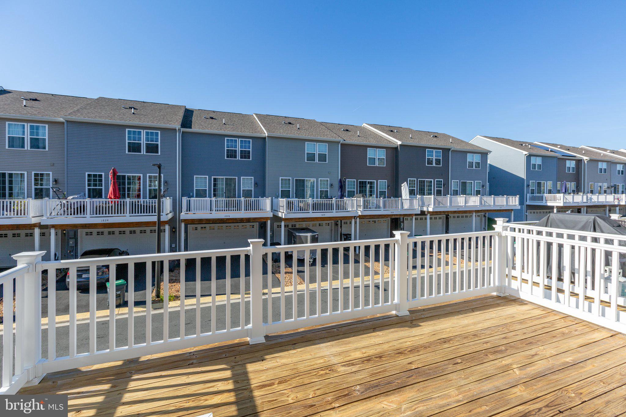 1827 Sag Harbor Ln