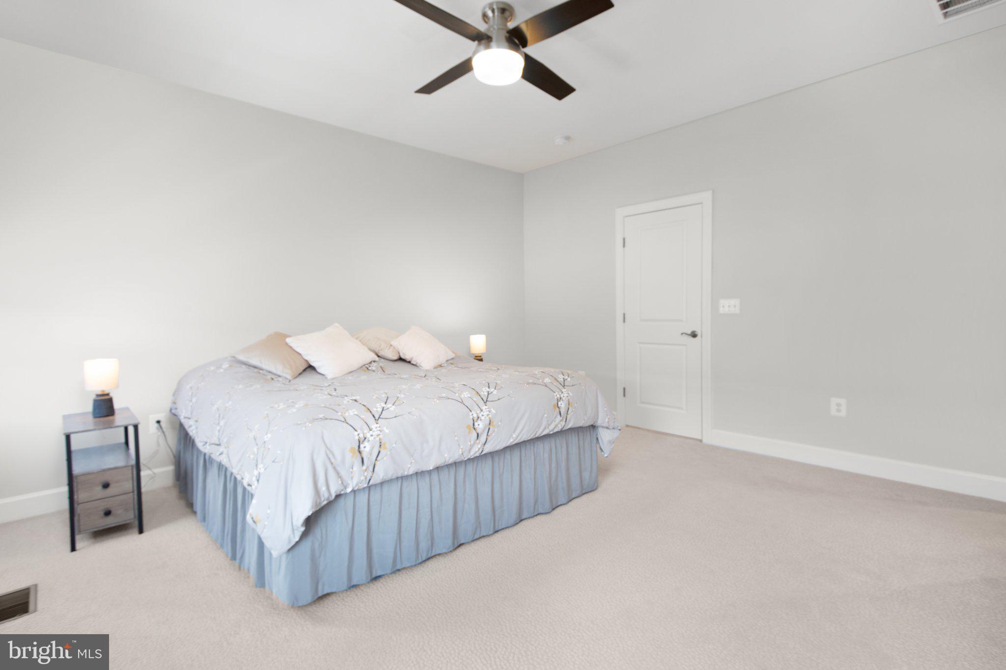 1827 Sag Harbor Ln