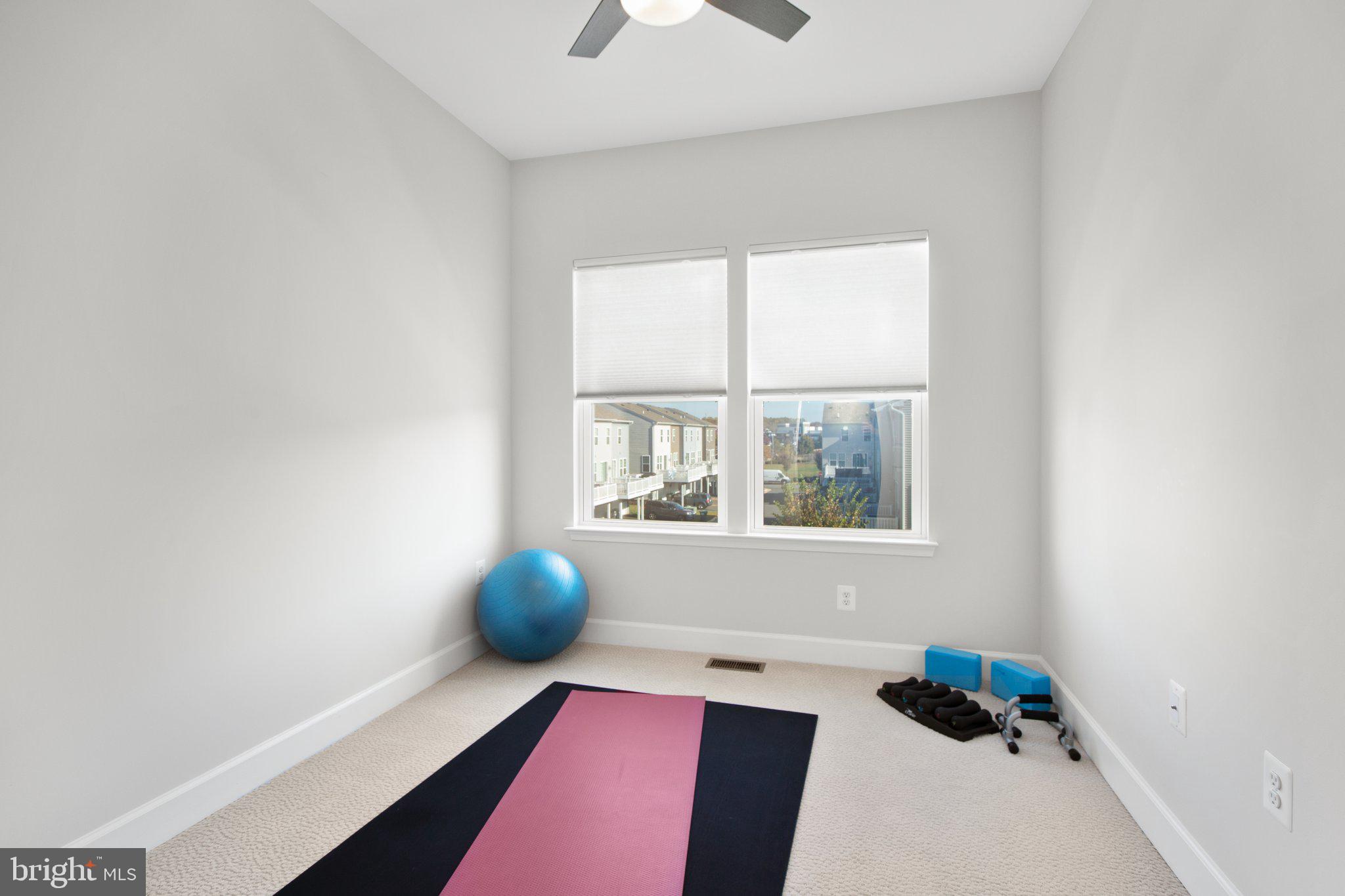 1827 Sag Harbor Ln