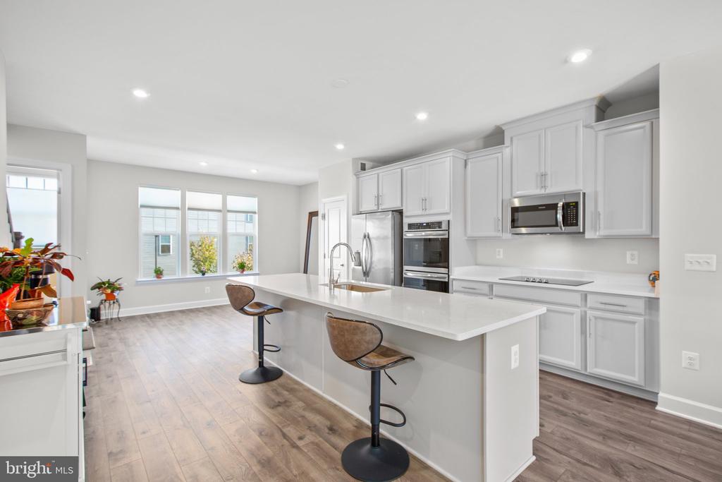 1827 Sag Harbor Ln