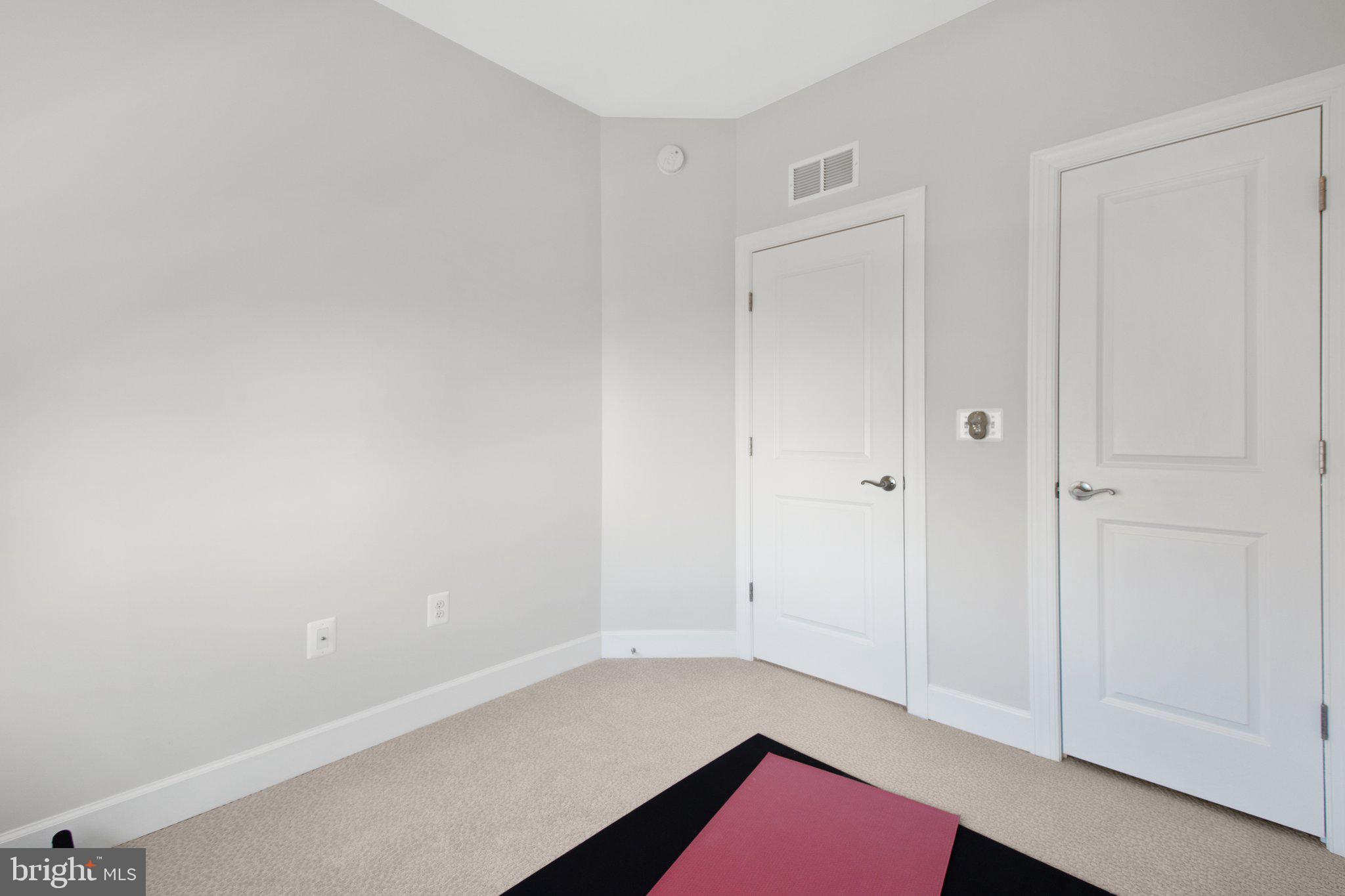 1827 Sag Harbor Ln