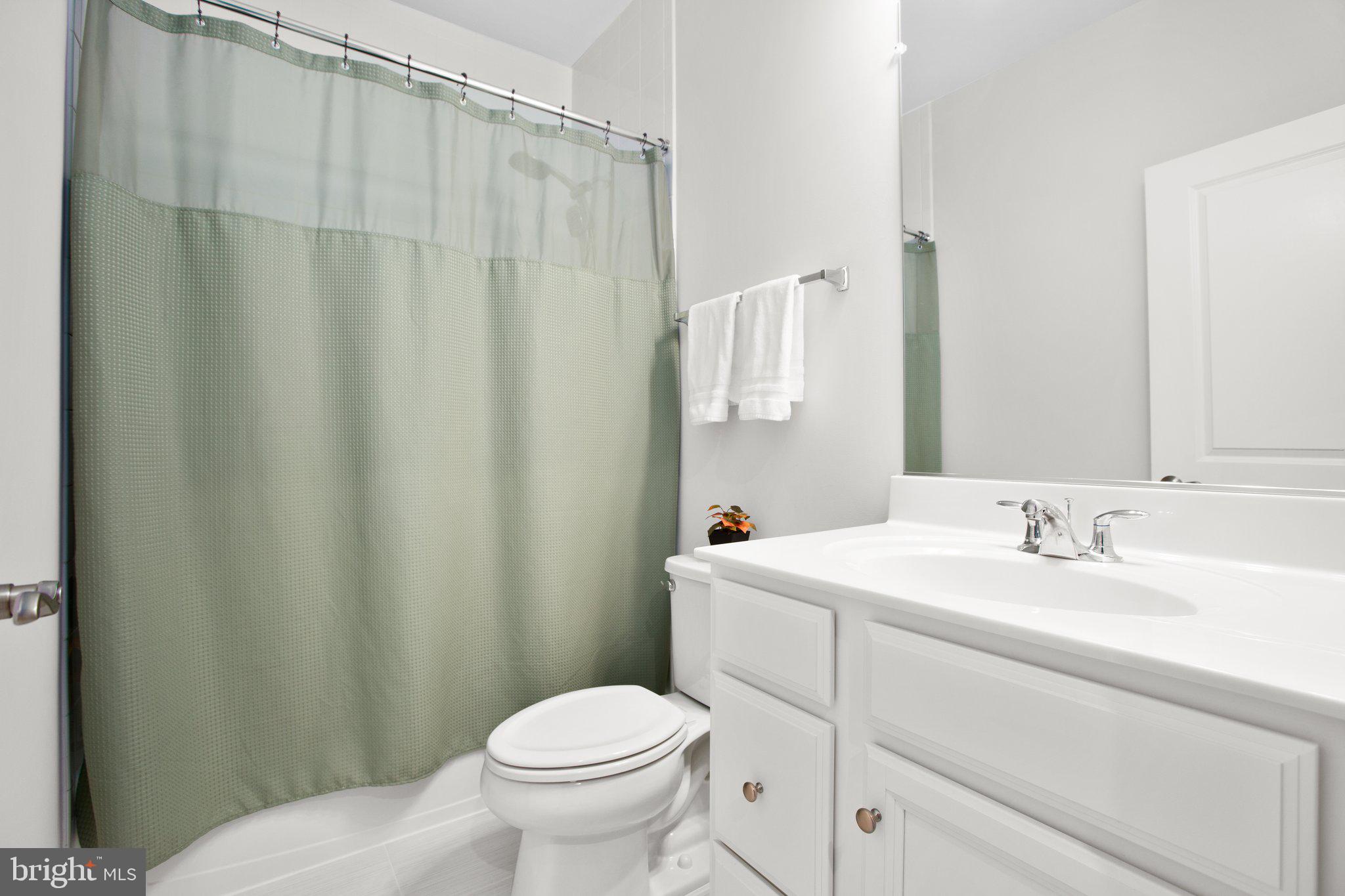 1827 Sag Harbor Ln