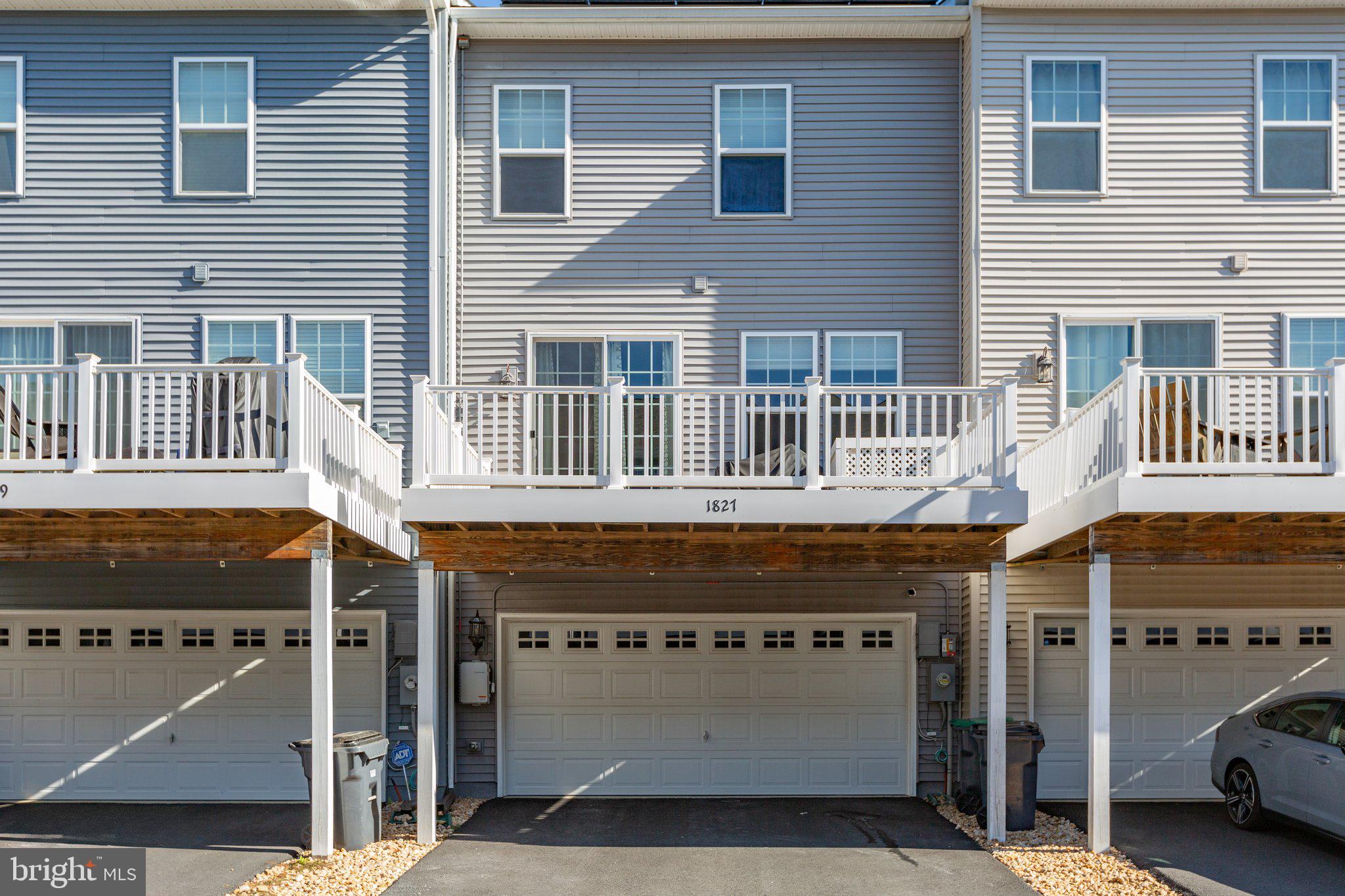1827 Sag Harbor Ln
