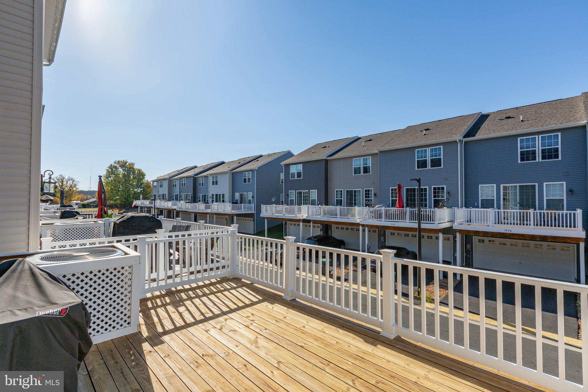 1827 Sag Harbor Ln