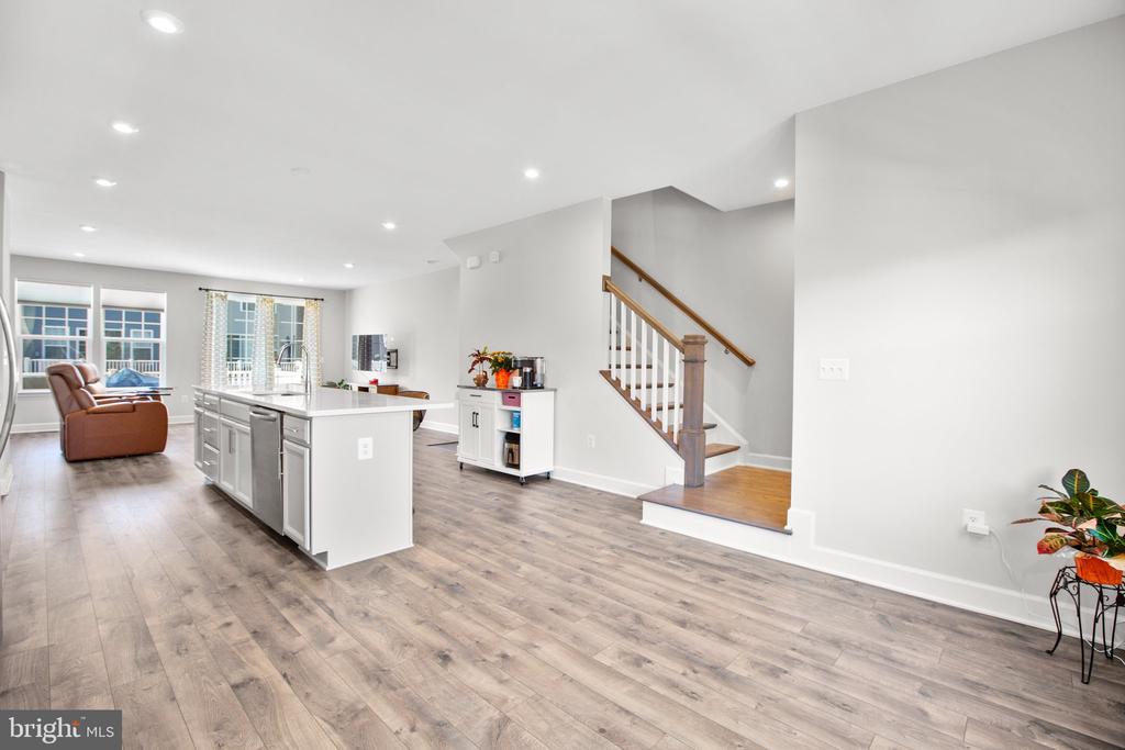 1827 Sag Harbor Ln