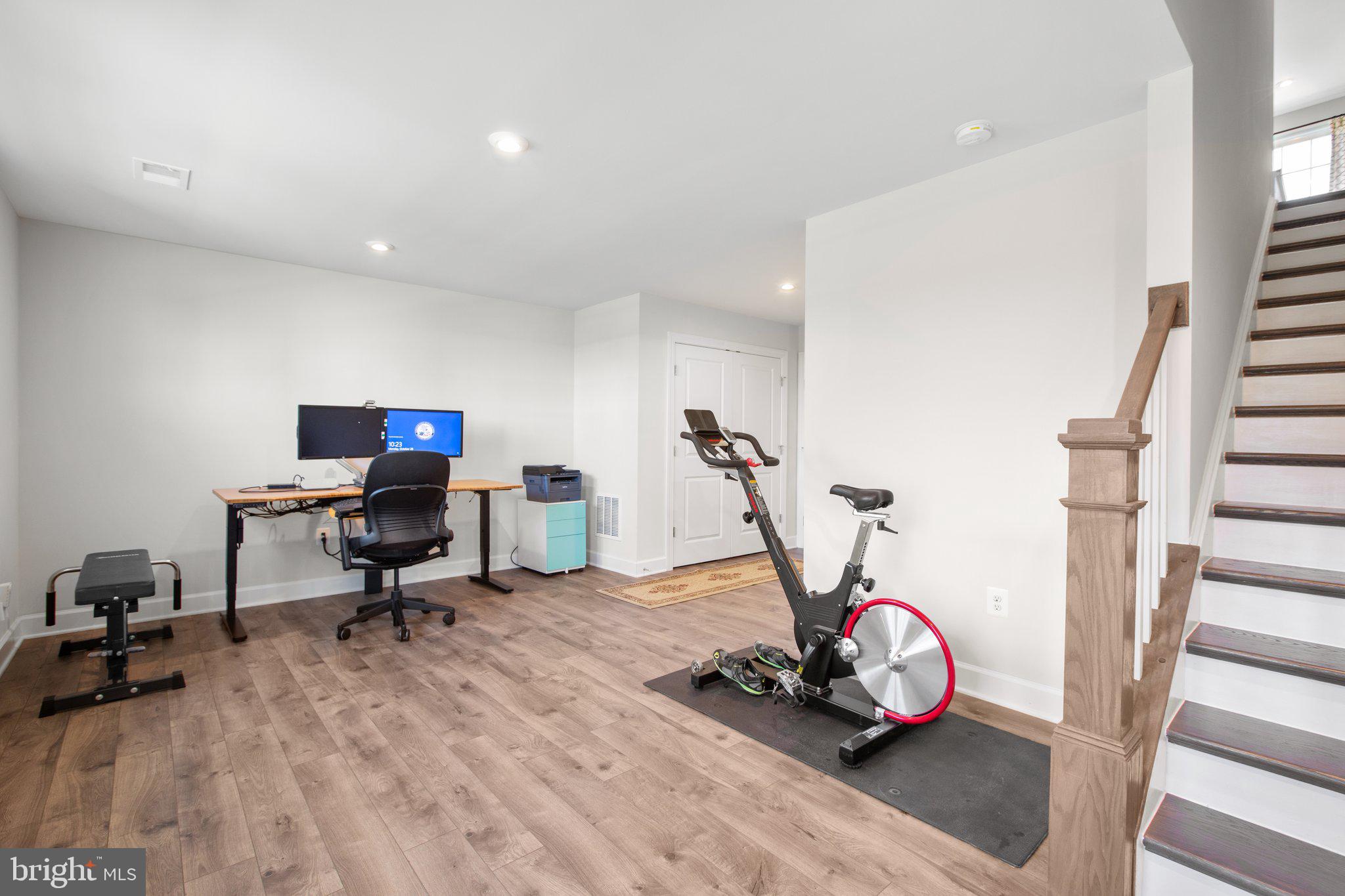 1827 Sag Harbor Ln