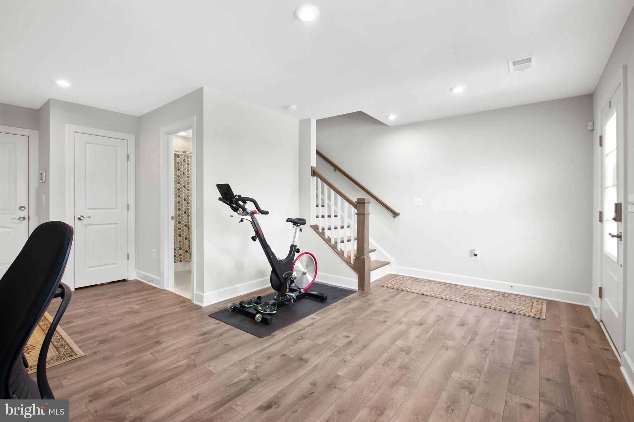 1827 Sag Harbor Ln