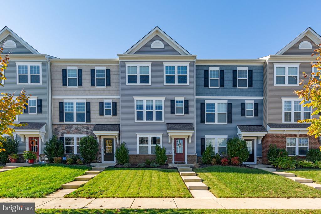 1827 Sag Harbor Ln
