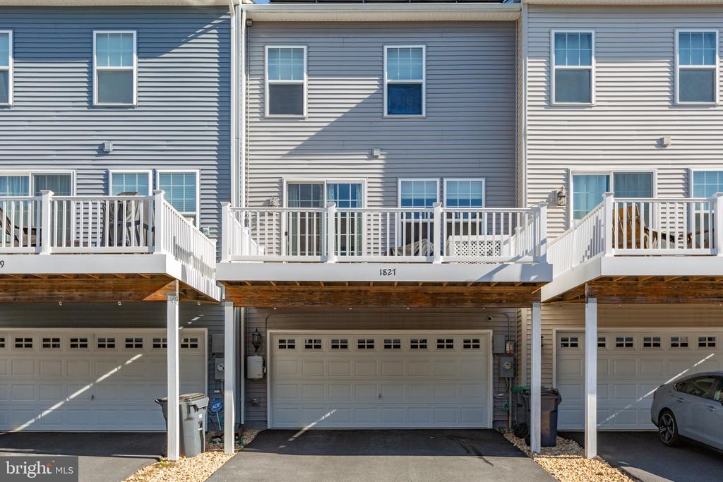 1827 Sag Harbor Ln
