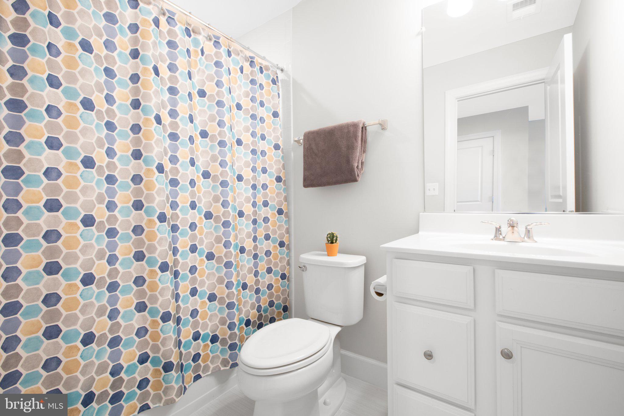 1827 Sag Harbor Ln