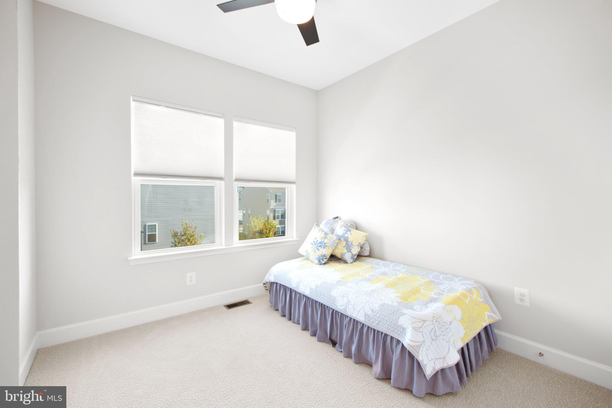 1827 Sag Harbor Ln