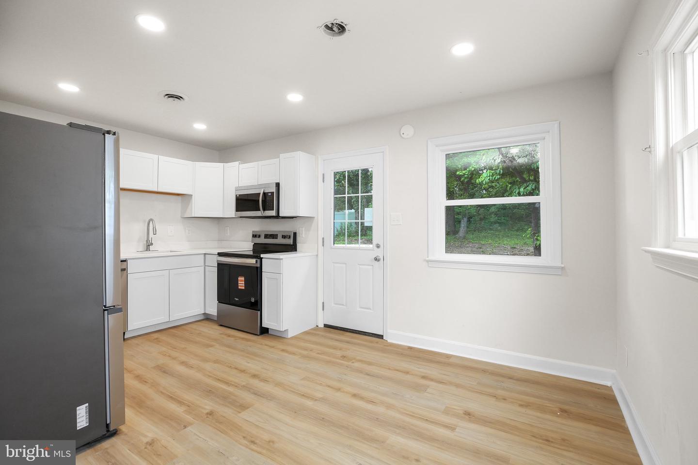 171 Longstreet Ave