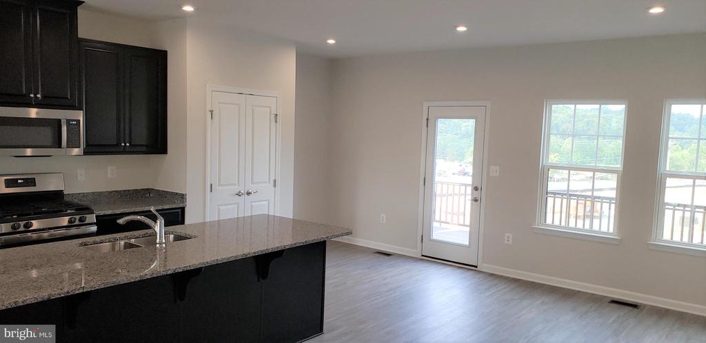 1315 TRESTLE DR